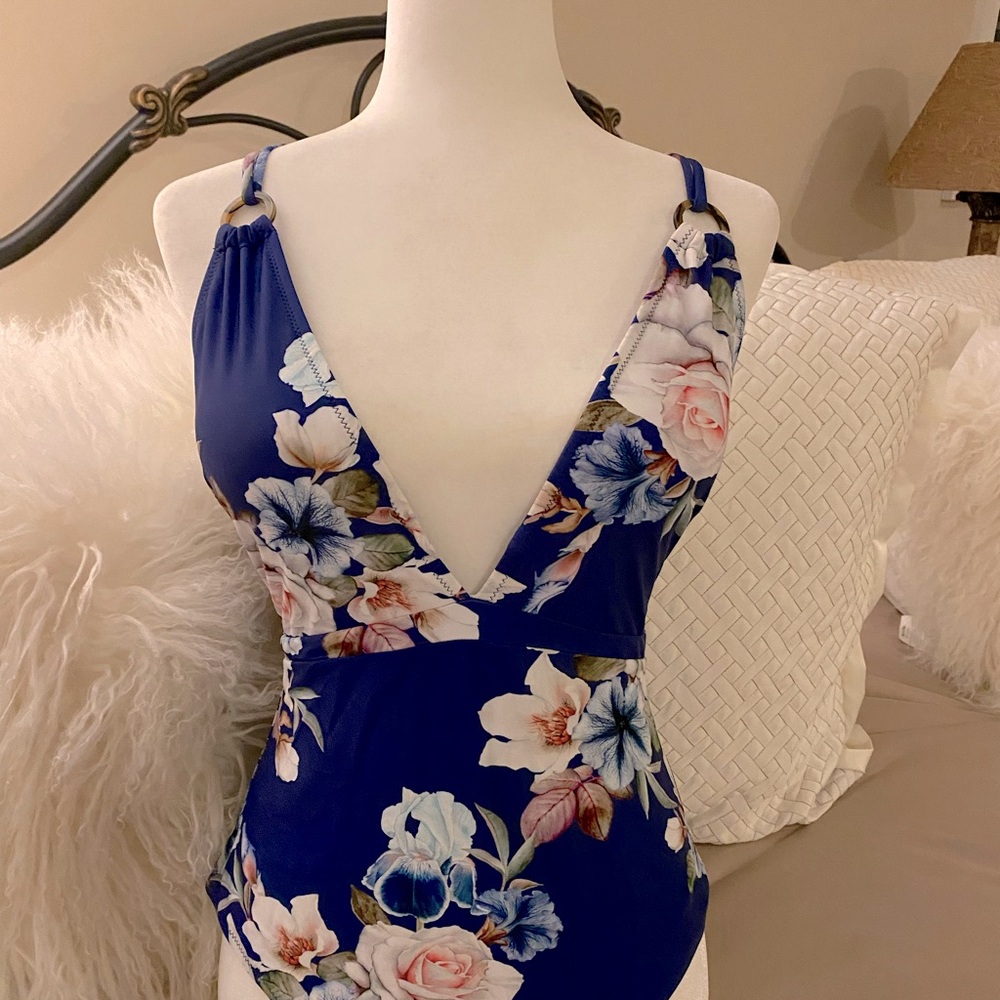One piece Swim Suit. Excellent Condition Size L